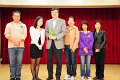 家長們向校長表達謝意