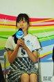 高中組冠軍余海欣同學於台上接受訪問（2）